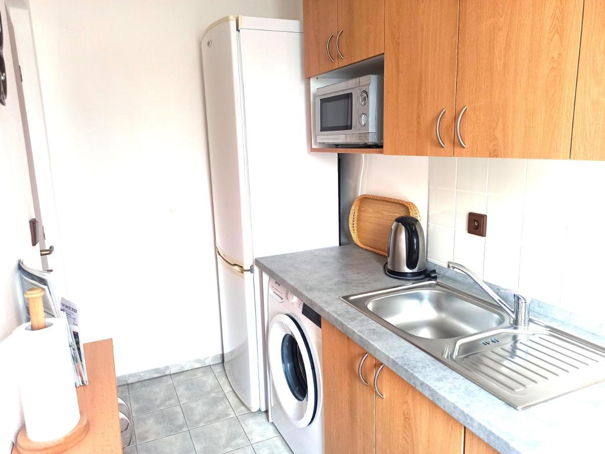 P&P Jicin Apartments - Soukrome 2-3 Luzkove Pokoje S Vlastni Kuchyni A Koupelnou Ngoại thất bức ảnh